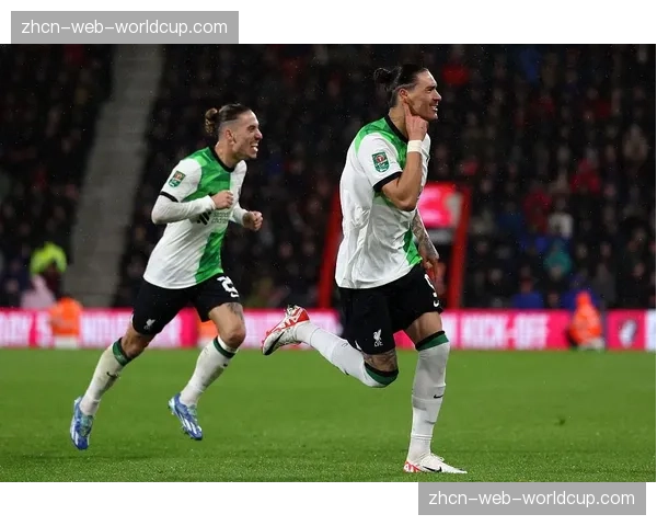 “半场：利物浦2-0领先伯恩茅斯，加克波、埃利奥特先后破门”